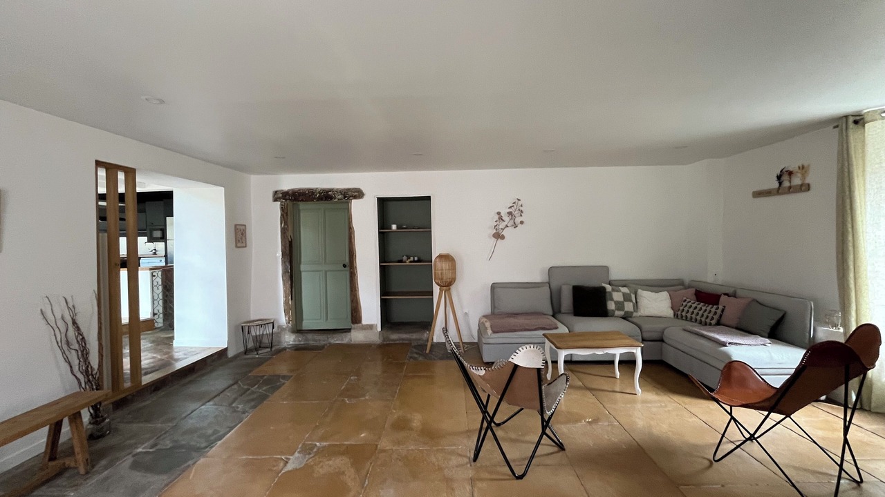 Photo of Livingroom in Nivolas-Vermelle