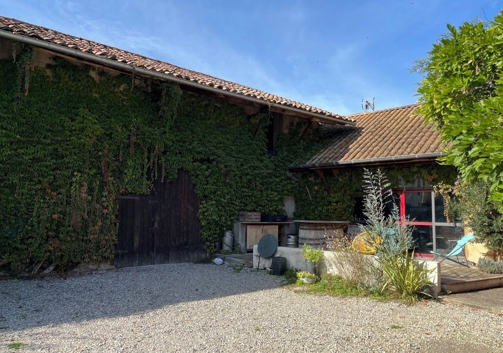 Photo of Outdoor in Nivolas-Vermelle