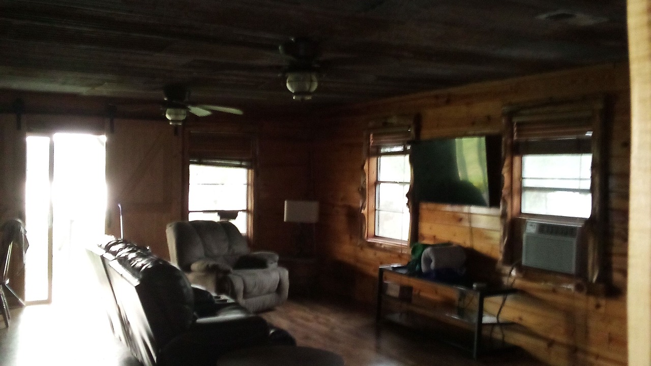 Photo of Livingroom in Broaddus