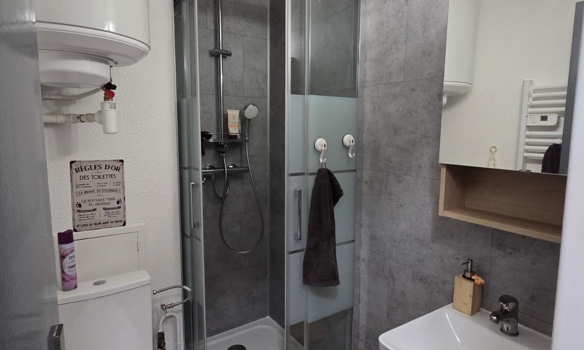 Photo of Bathroom in Saint-Aventin