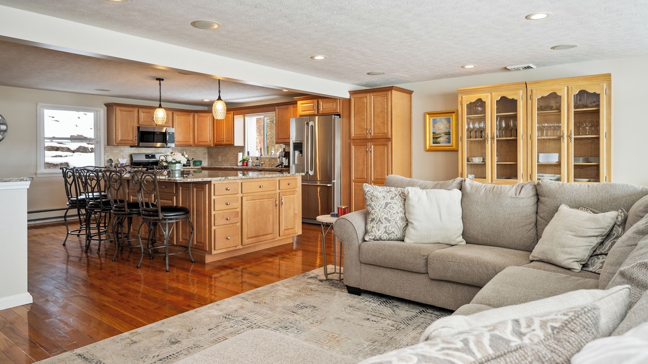 Photo of Livingroom in East Irondequoit