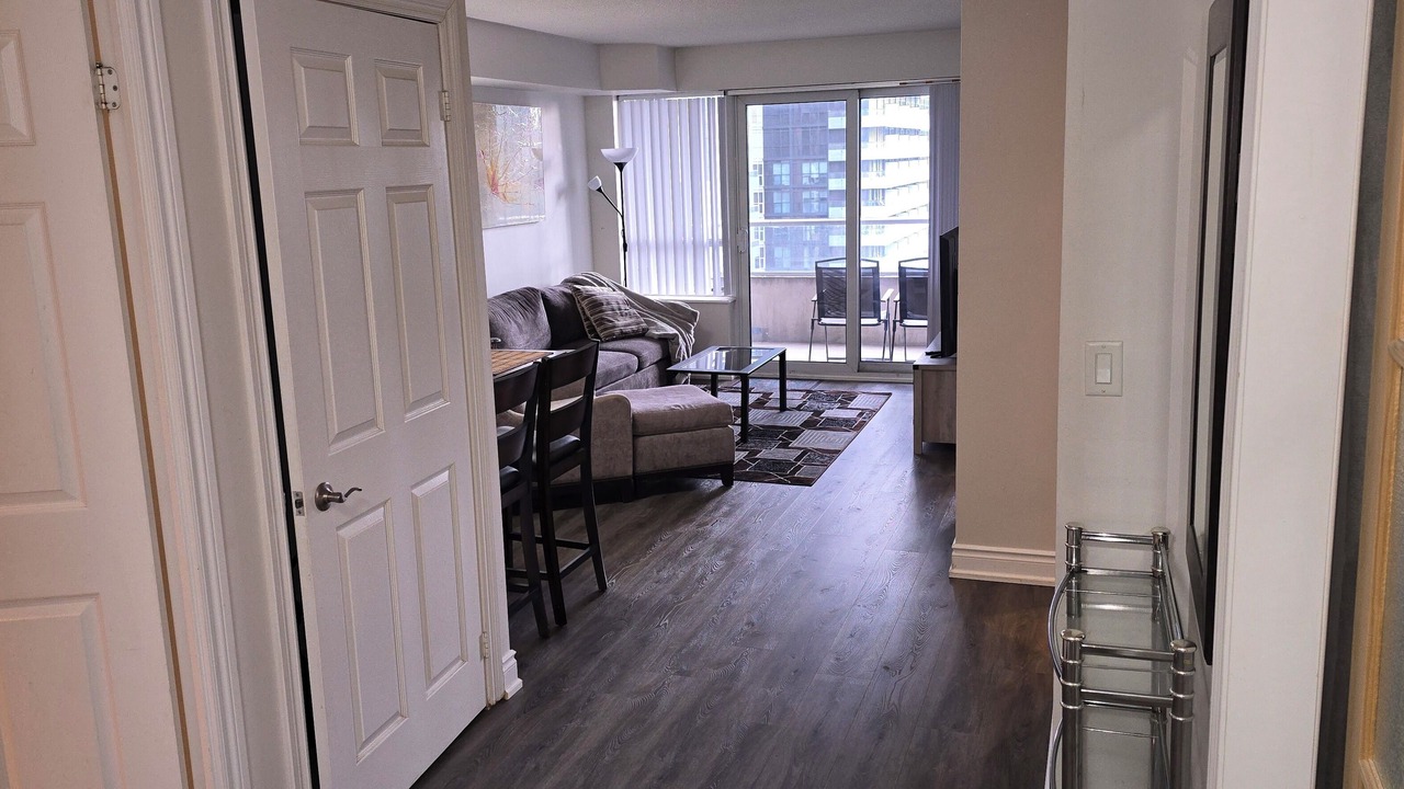 Photo of Livingroom in Toronto Entertainment District