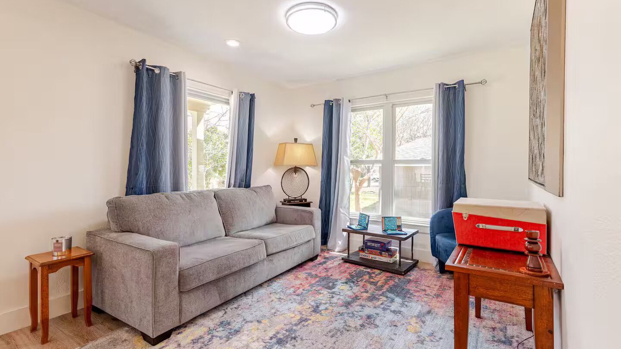 Photo of Livingroom in Highland