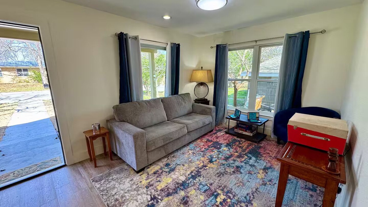 Photo of Livingroom in Highland