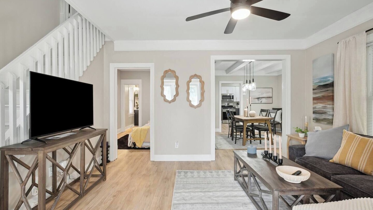 Photo of Livingroom in Lansing