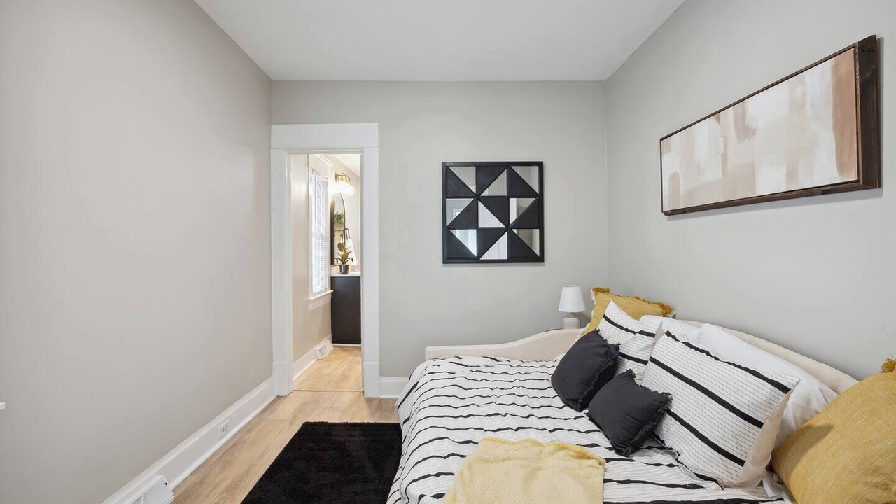 Photo of Bedroom in Lansing