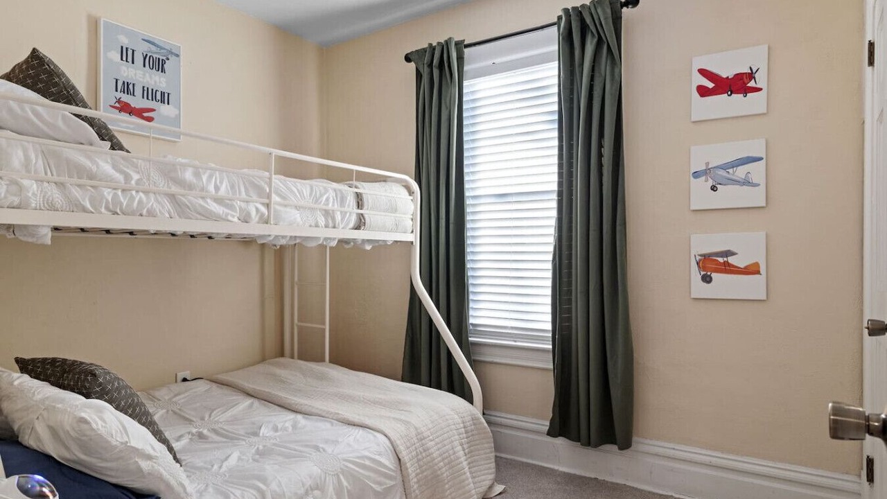Photo of Bedroom in Crafton