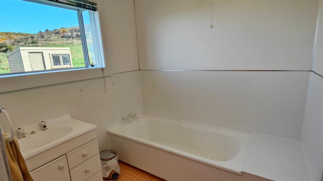 Photo of Bathroom in Colac Bay