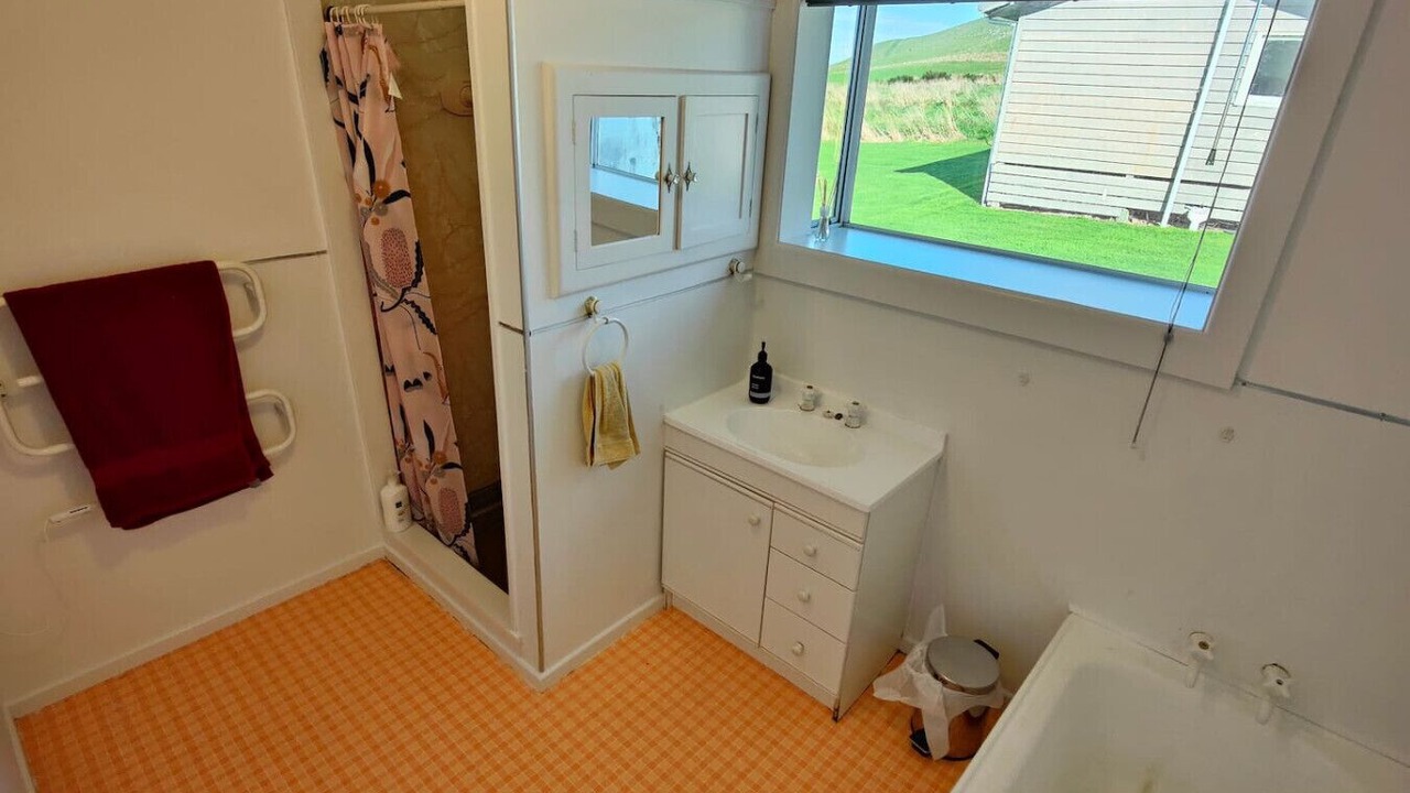 Photo of Bathroom in Colac Bay