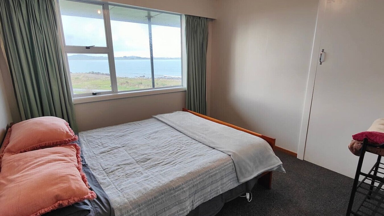 Photo of Bedroom in Colac Bay