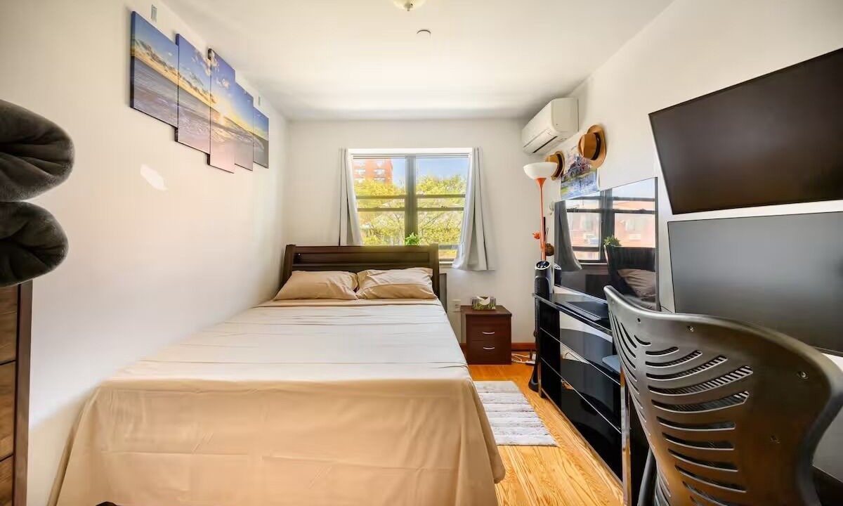 Photo of Bedroom in Queens