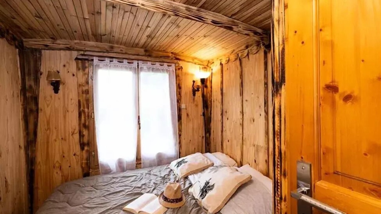 Photo of Bedroom in Bagneaux-sur-Loing