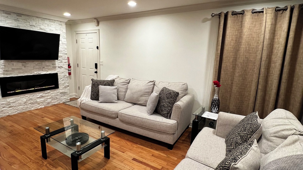 Photo of Livingroom in River Grove