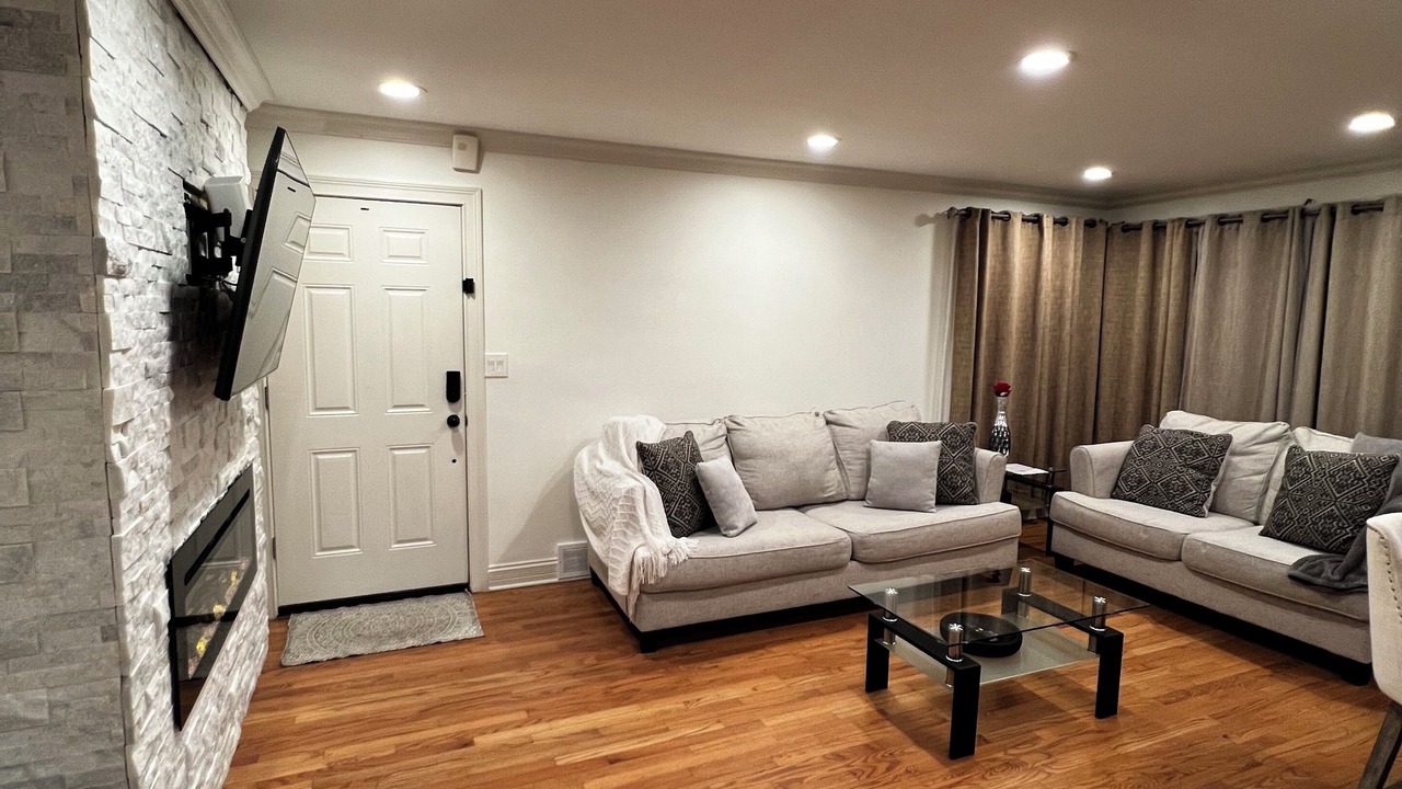 Photo of Livingroom in River Grove