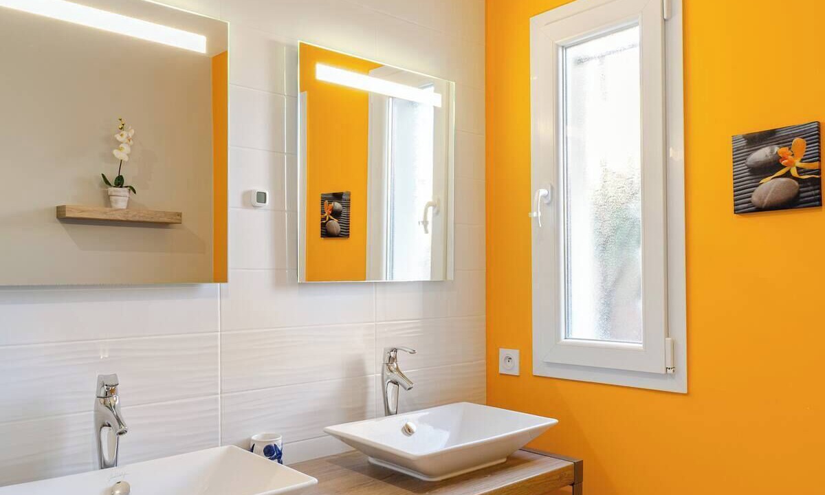 Photo of Bathroom in Villeneuve-de-la-Raho