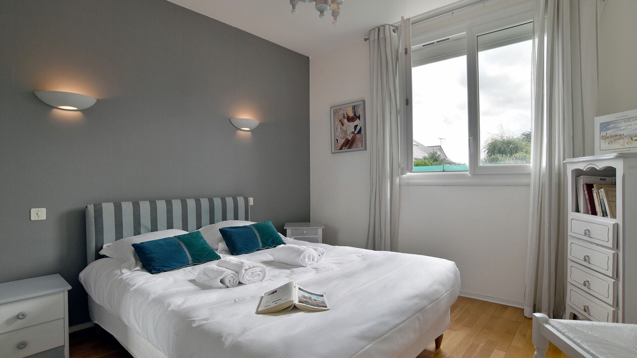 Photo of Bedroom in Saint-Coulomb