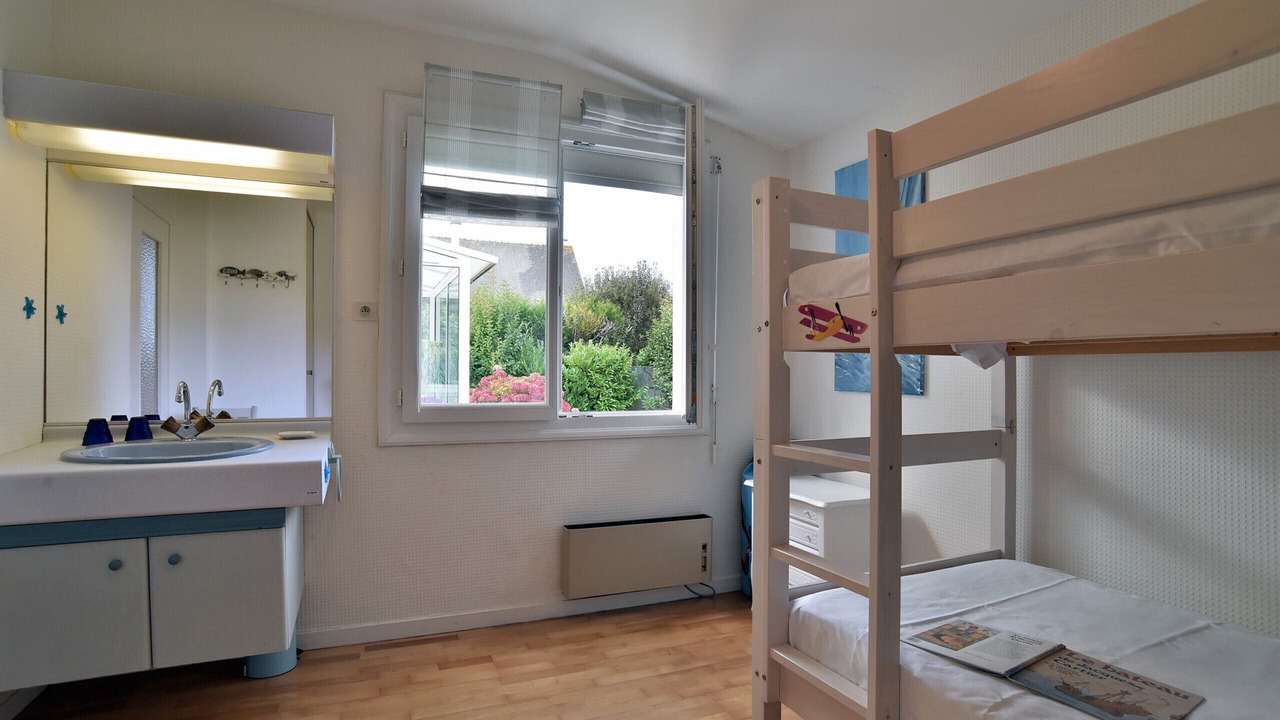 Photo of Bedroom in Saint-Coulomb