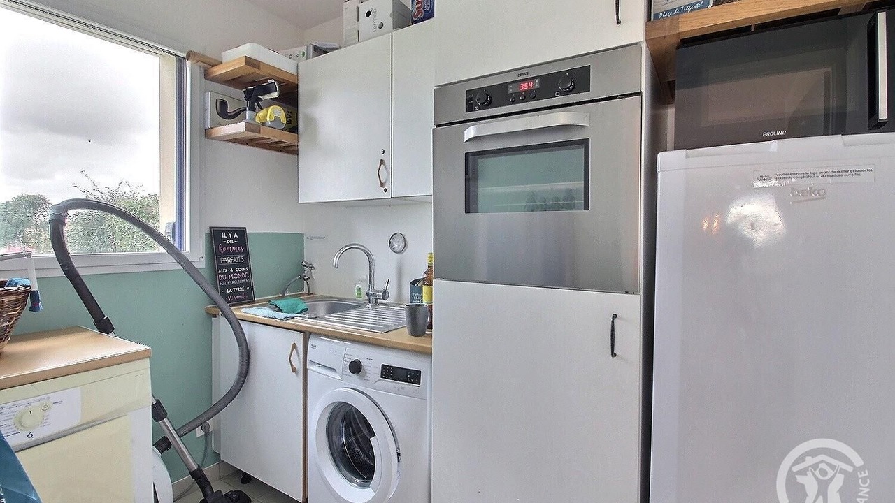 Photo of Kitchen in Plougrescant