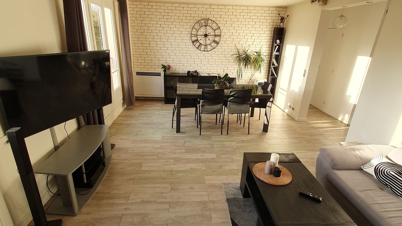 Photo of Livingroom in Coteaux Ouest