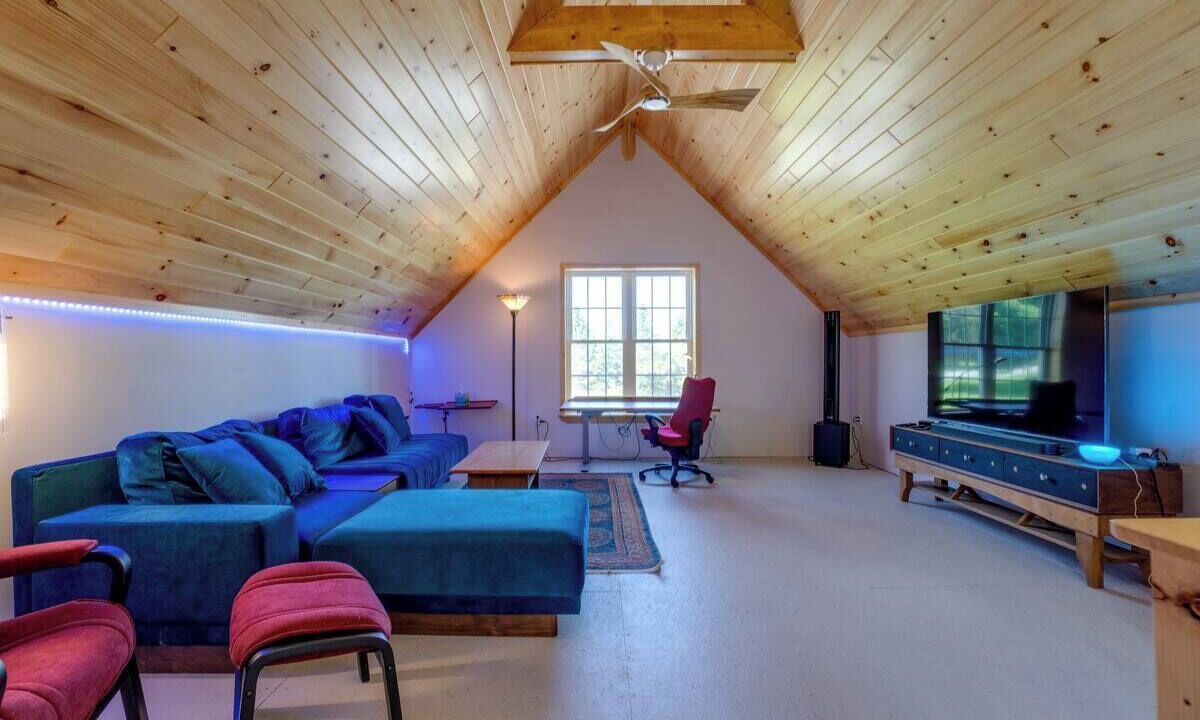 Photo of Livingroom in Town of Milo