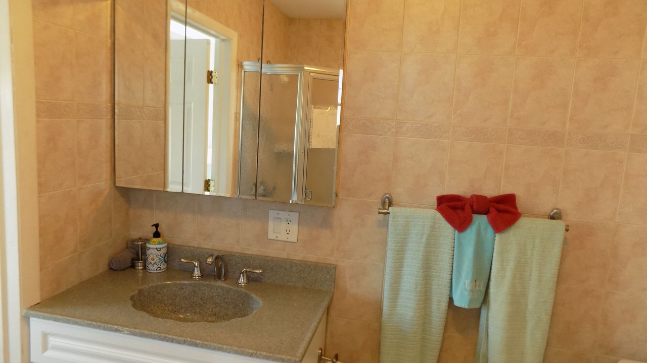 Photo of Bathroom in Broad Channel