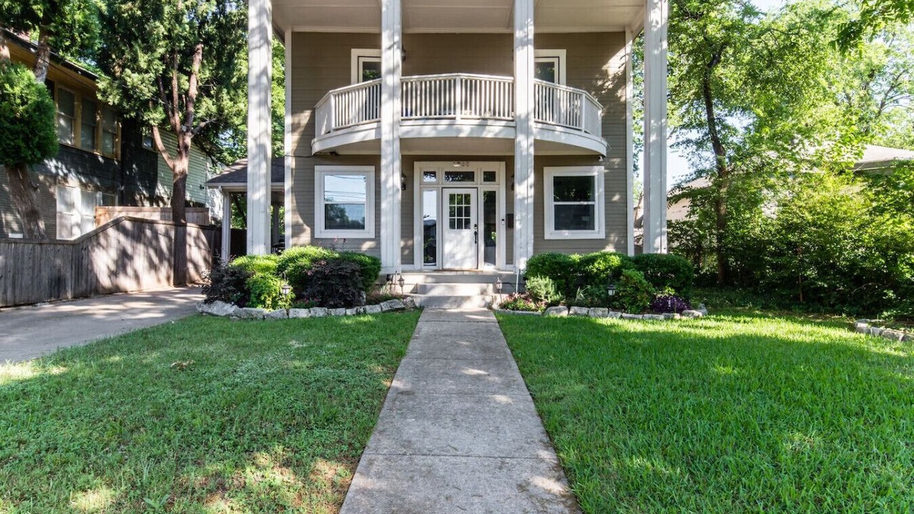 Photo of Outdoor in Peak's Suburban Addition