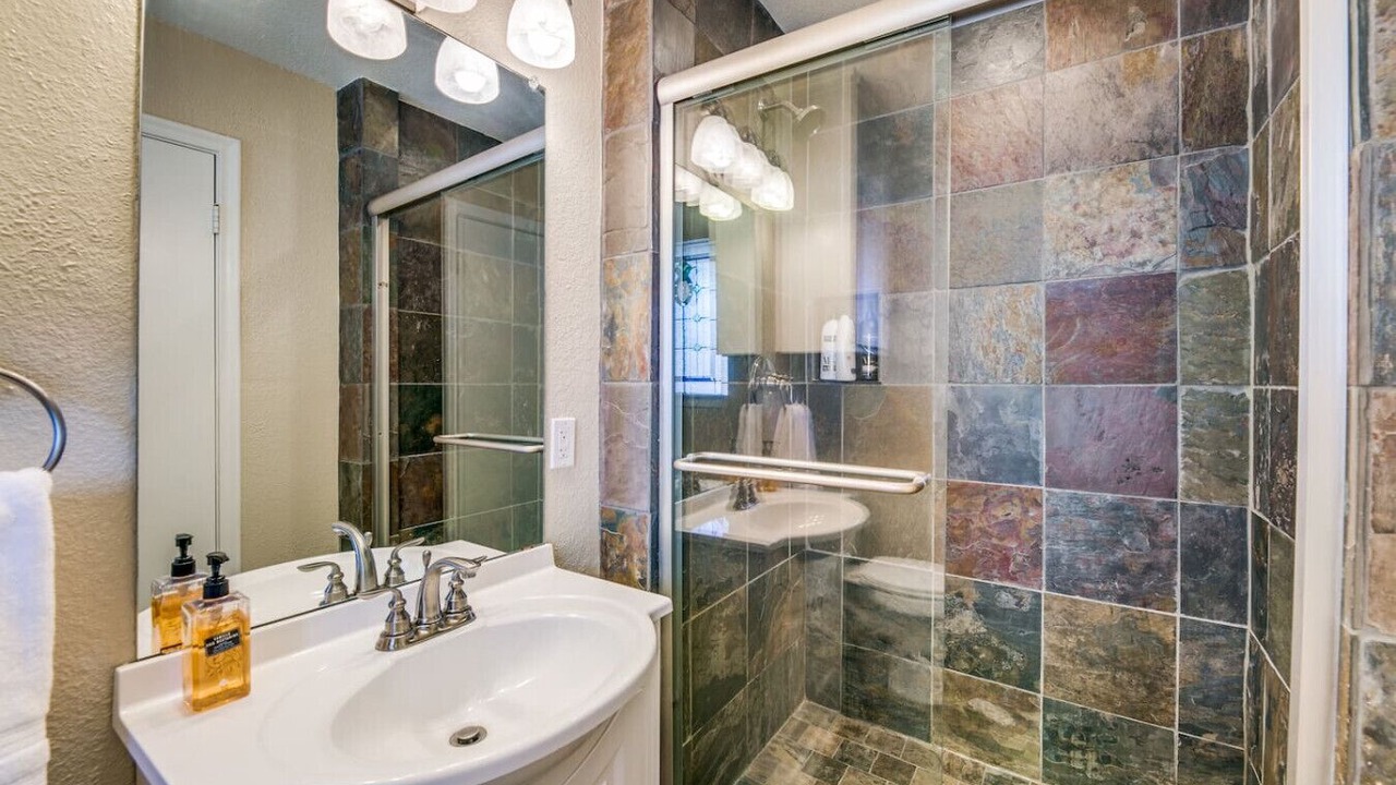 Photo of Bathroom in White Rock Hills