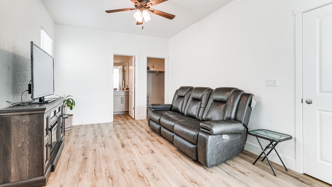 Photo of Livingroom in Lathrop