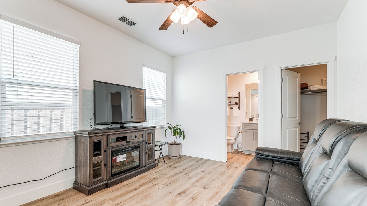 Photo of Livingroom in Lathrop