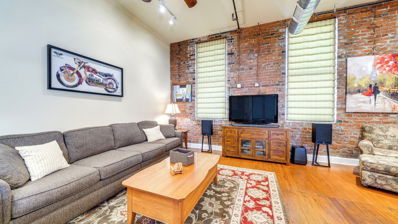 Photo of Livingroom in Downtown Louisville