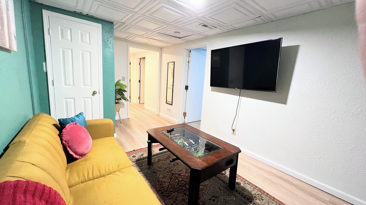 Photo of Livingroom in Champaign