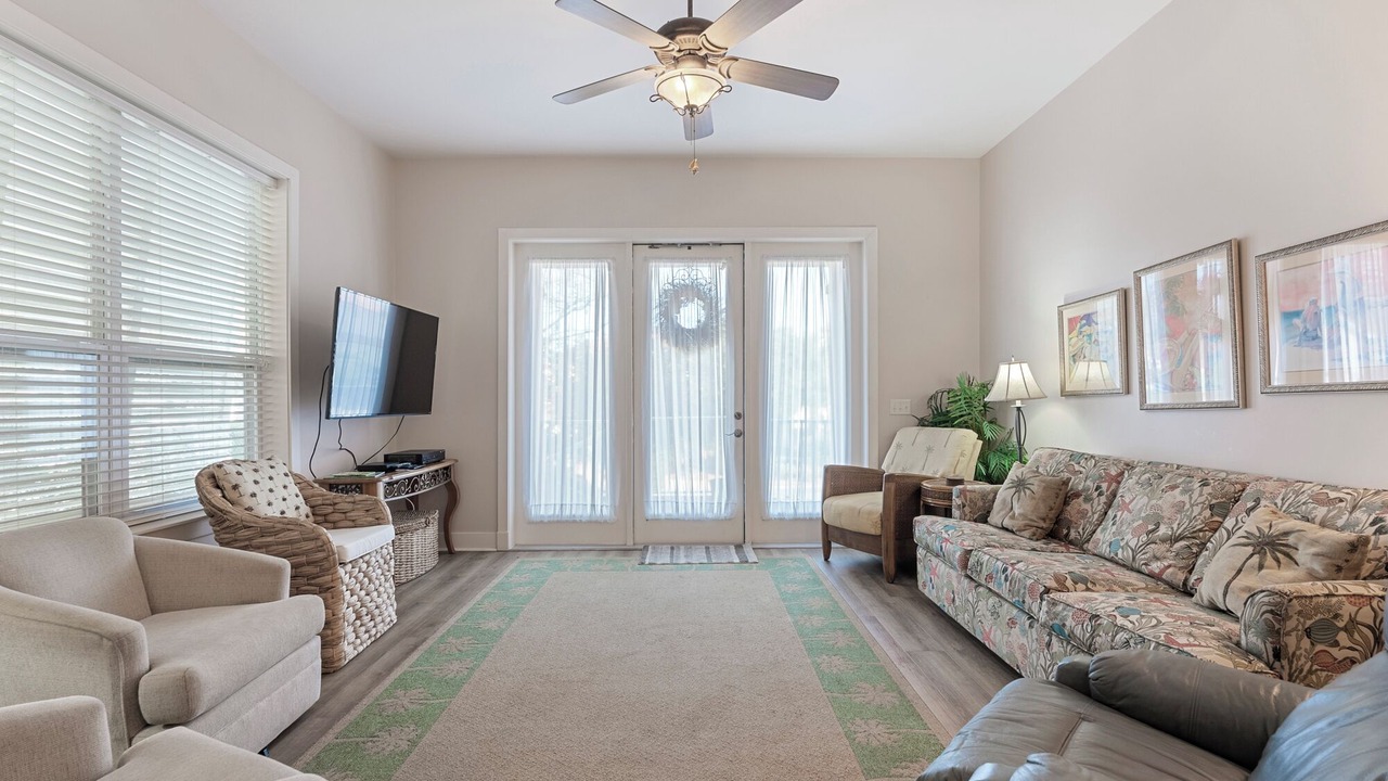 Photo of Livingroom in Kiska Beach