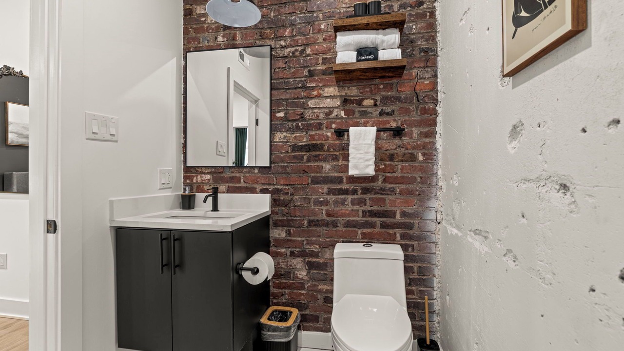 Photo of Bathroom in Old City