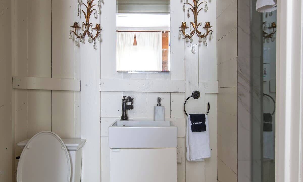 Photo of Bathroom in Round Top