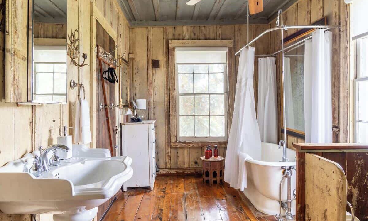 Photo of Bathroom in Round Top