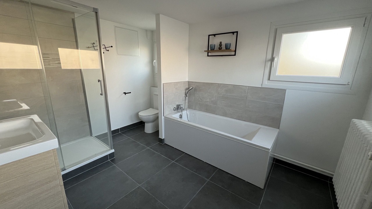 Photo of Bathroom in Gare