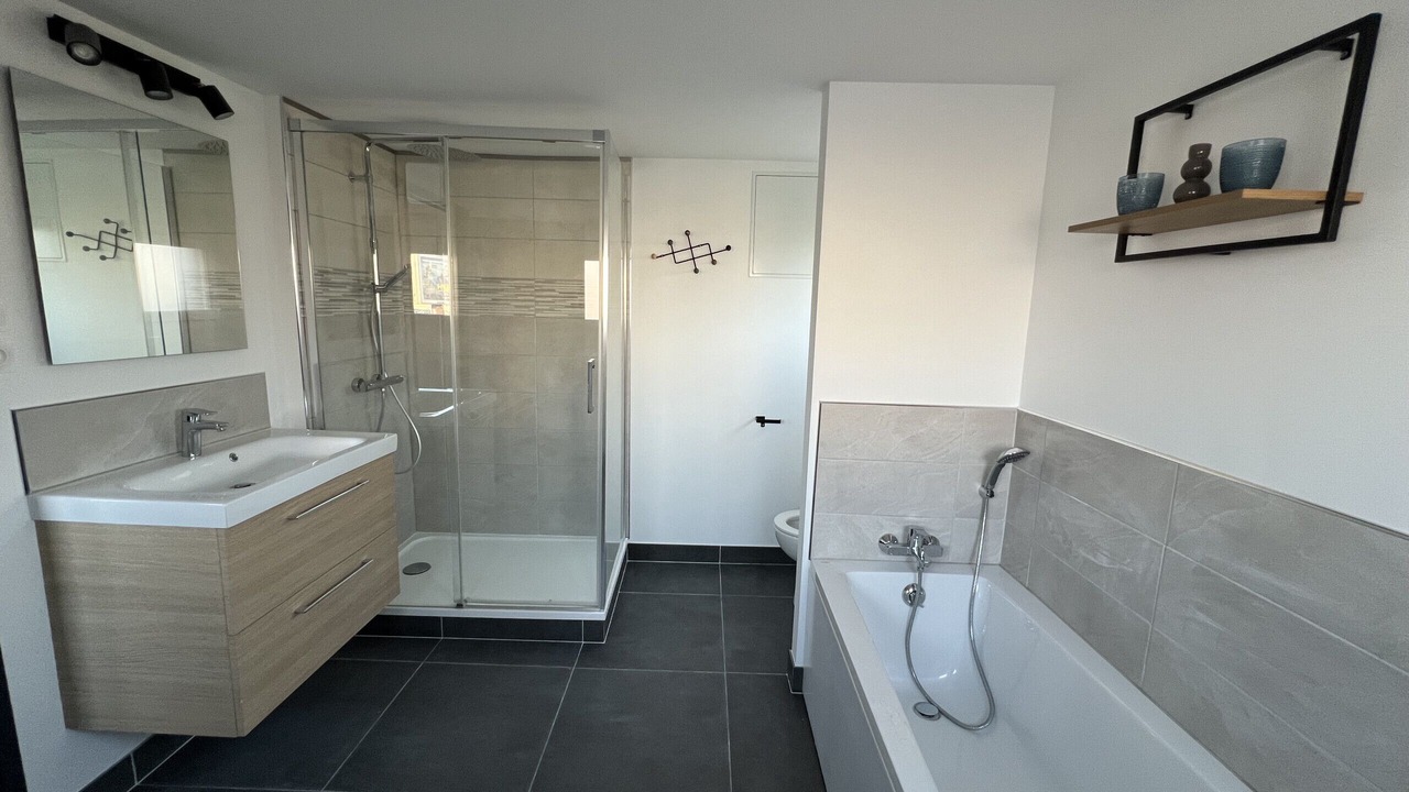 Photo of Bathroom in Gare