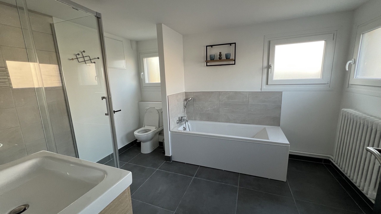 Photo of Bathroom in Gare