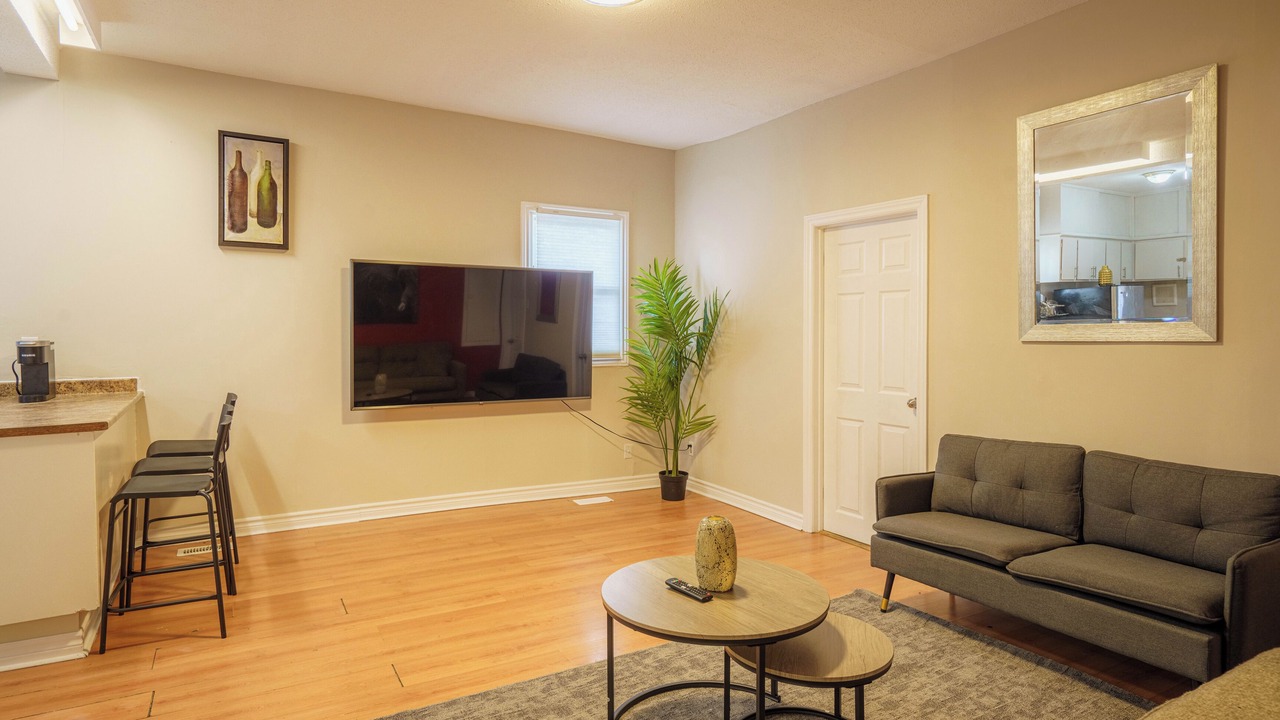 Photo of Livingroom in ByWard Market