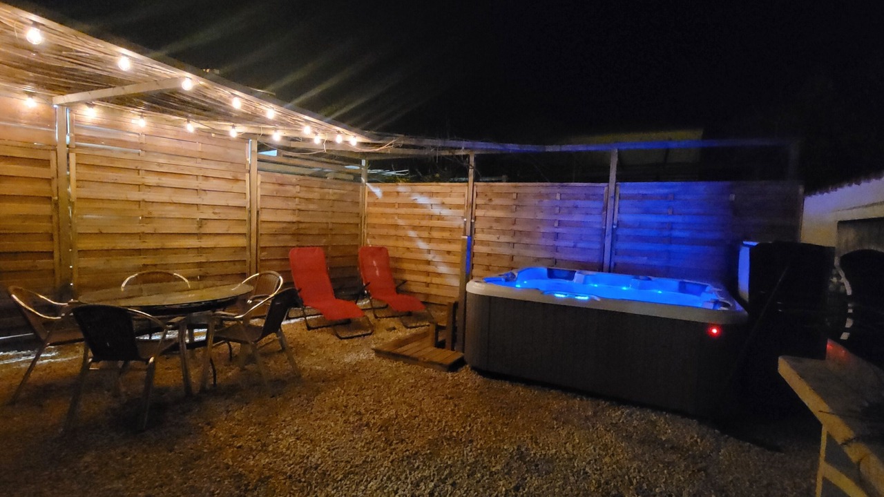 Photo of Patio Balcony in Thezan-les-Beziers