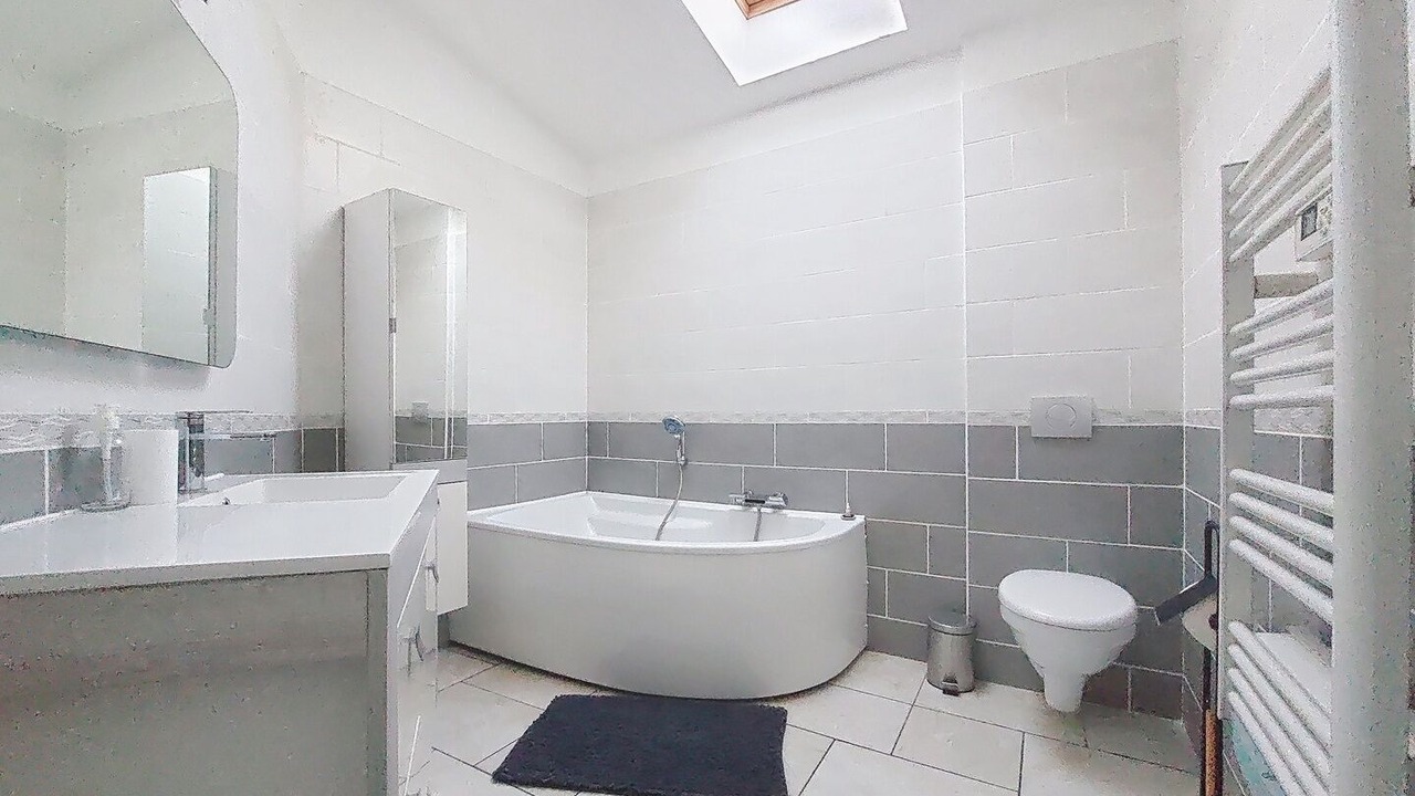 Photo of Bathroom in Thezan-les-Beziers
