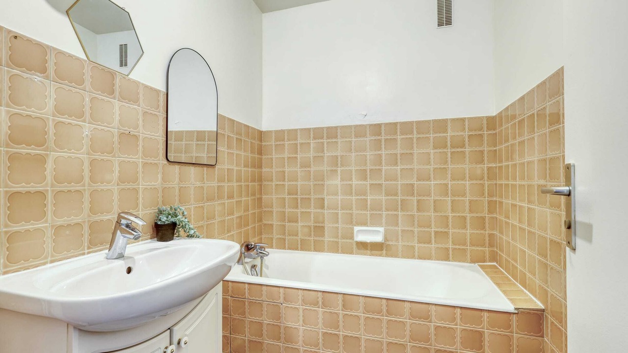 Photo of Bathroom in Butte-aux-Cailles