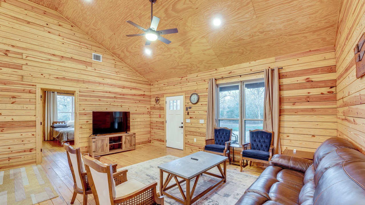Photo of Bedroom in Waelder
