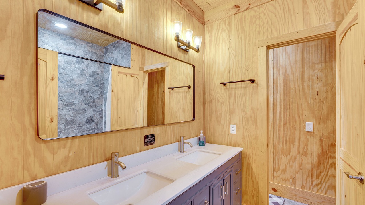 Photo of Bathroom in Waelder