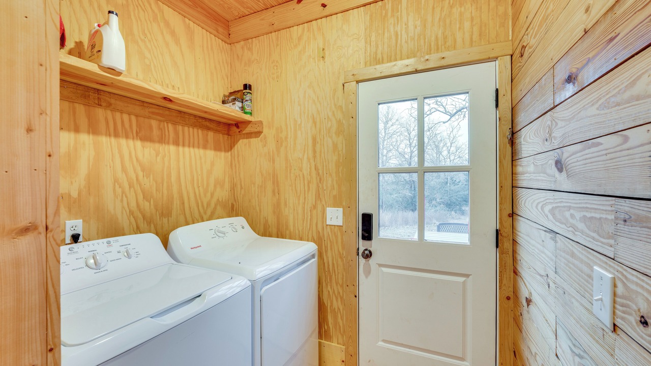Photo of Bedroom in Waelder