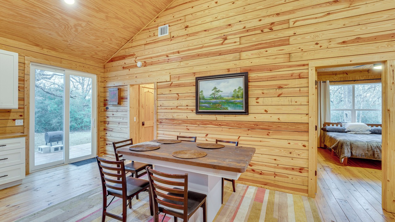 Photo of Bedroom in Waelder