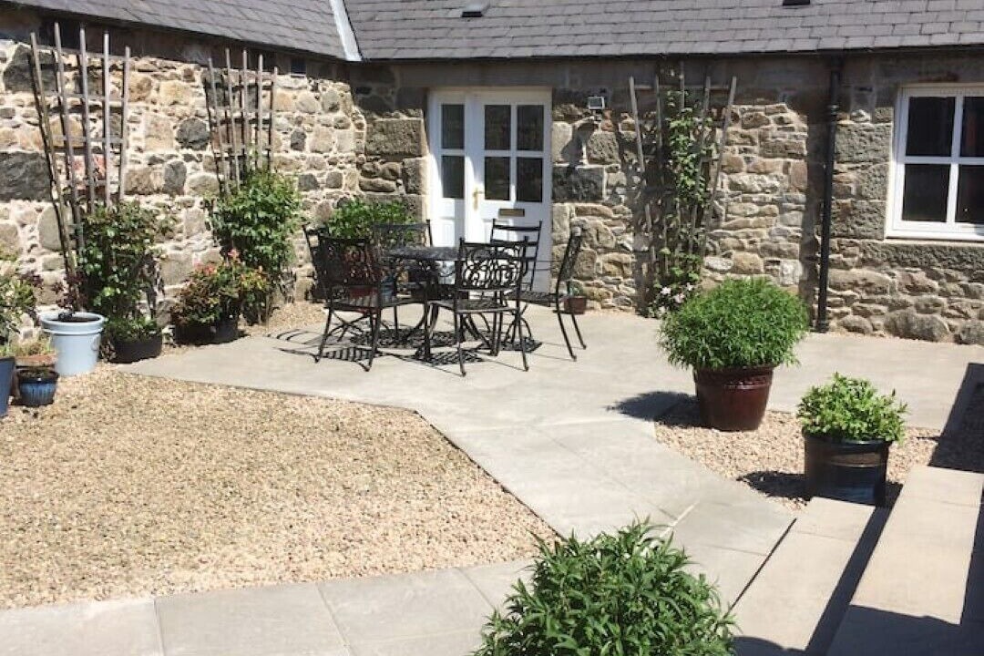 Photo of Outdoor in Maud