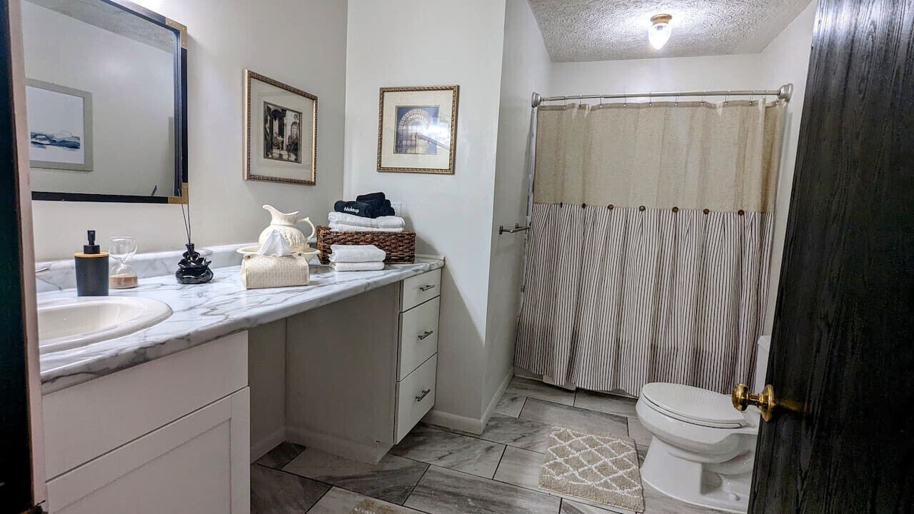Photo of Bathroom in St. Robert