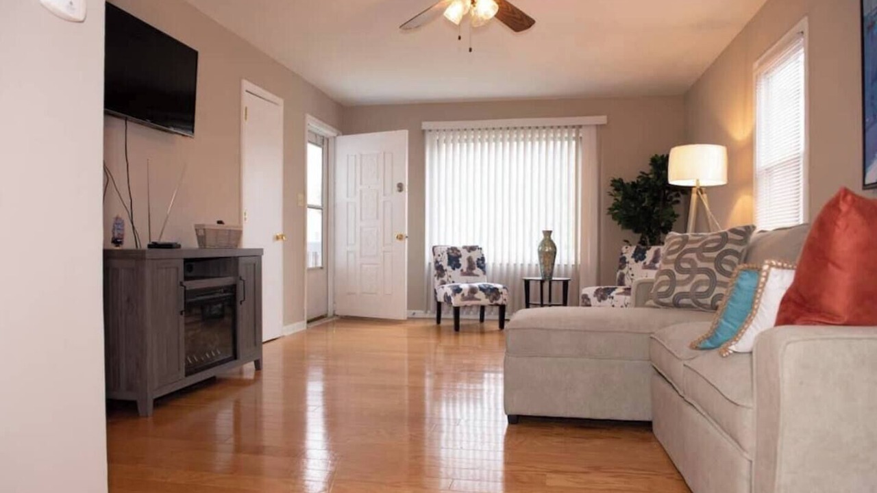 Photo of Livingroom in Newport News