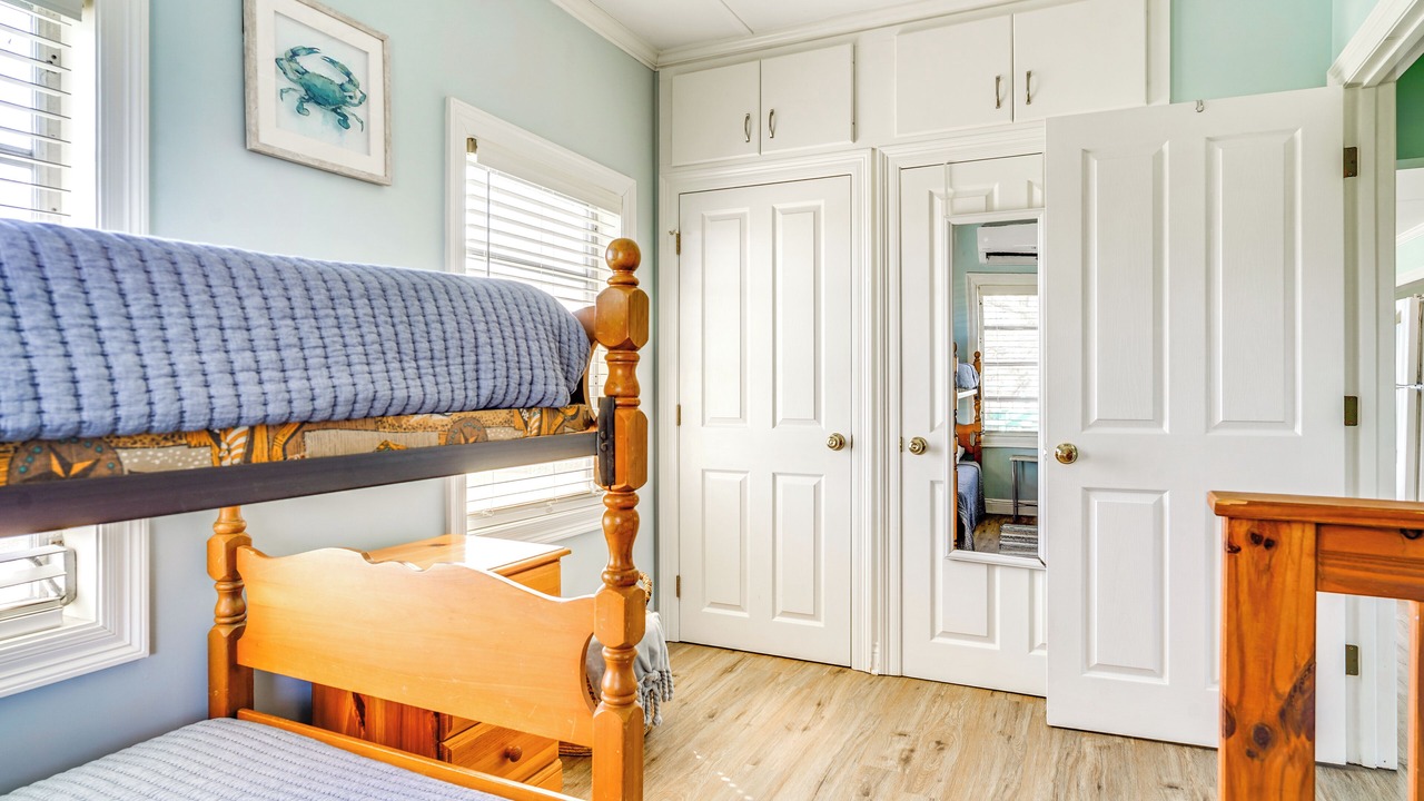 Photo of Bedroom in Cypremort Point